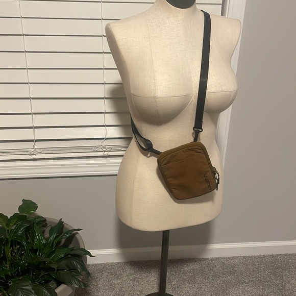 Lululemon Easy Access Crossbody Bag - Picture 2 of 8
